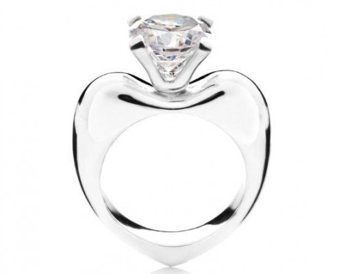 Hjertering fra Melcher Copenhagen i hvidguld og med diamant. Guldsmykker og diamanter går hånd i hånd er kan være en perfekt morgengave.
